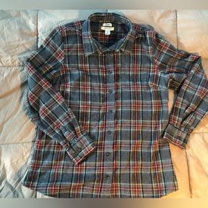 L.L. Bean women’s scotch plaid flannel. Slightly fitted. Size medium.